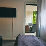 Апартаменты Spacious 2 Bedroom Apartment With Balcony - Apolonia Living Карлсруэ
