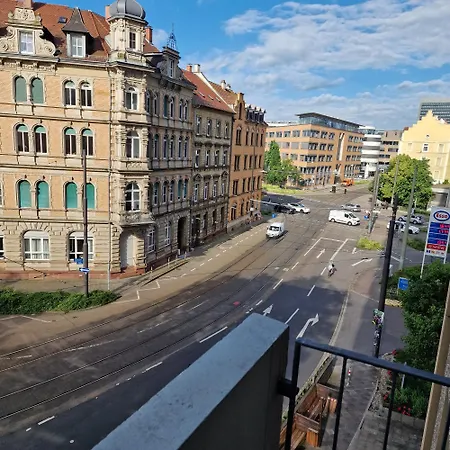 Daire Familienfreundliche Geraeumige Design-wohnung Mit Balkon Im Zentrum - Apolonialiving *