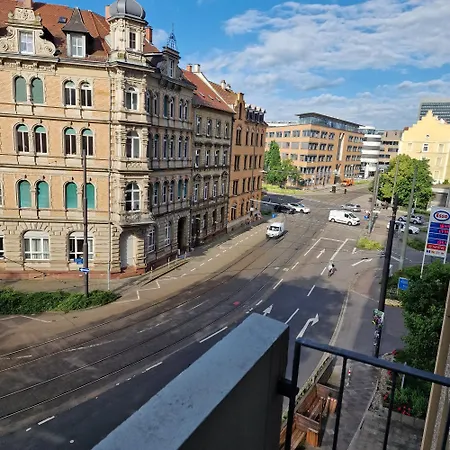 Apartment Familienfreundliche Geraeumige Design-wohnung Mit Balkon Im Zentrum - Apolonialiving *
