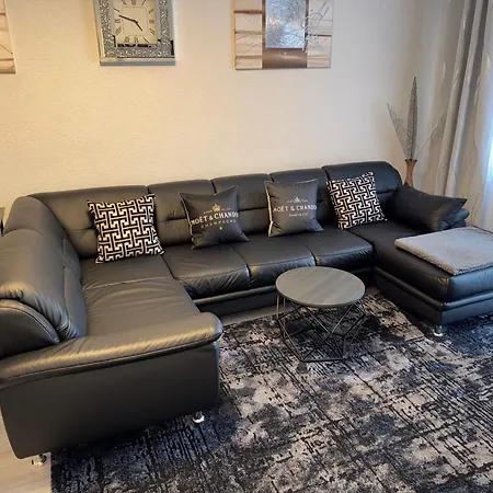 Apartment Familienfreundliche Geraeumige Design-wohnung Mit Balkon Im Zentrum - Apolonialiving *