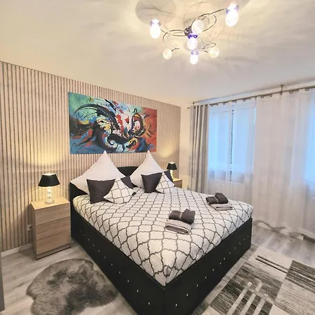 Familienfreundliche Geraeumige Design-wohnung Mit Balkon Im Zentrum - Apolonialiving Apartment Karlsruhe