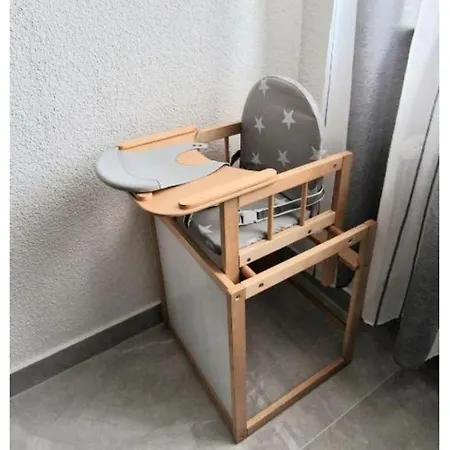 Familienfreundliche Geraeumige Design-wohnung Mit Balkon Im Zentrum - Apolonialiving Karlsruhe