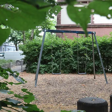 Familienfreundliche Geraeumige Design-wohnung Mit Balkon Im Zentrum - Apolonialiving Daire