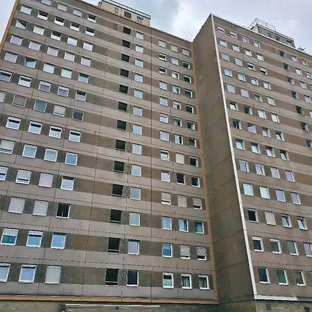 Daire Familienfreundliche Geraeumige Design-wohnung Mit Balkon Im Zentrum - Apolonialiving