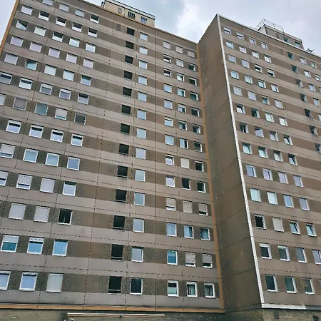 Apartamento Familienfreundliche Geraeumige Design-wohnung Mit Balkon Im Zentrum - Apolonialiving