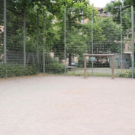 Familienfreundliche Geraeumige Design-wohnung Mit Balkon Im Zentrum - Apolonialiving