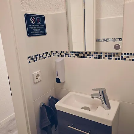 Spacious 2 Bedroom With Balcony - Apolonia Living Apartment