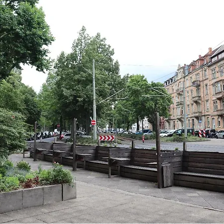 Daire Familienfreundliche Geraeumige Design-wohnung Mit Balkon Im Zentrum - Apolonialiving