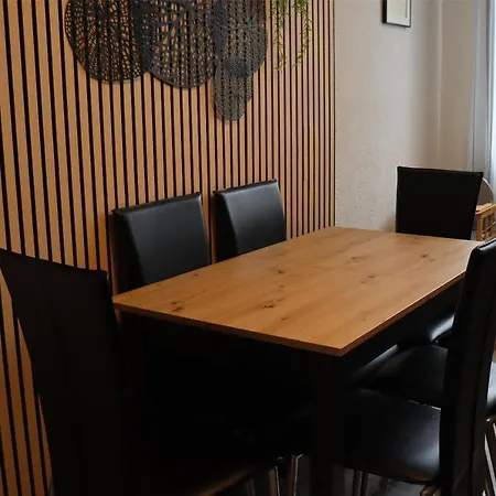 Familienfreundliche Geraeumige Design-wohnung Mit Balkon Im Zentrum - Apolonialiving Daire Karlsruhe