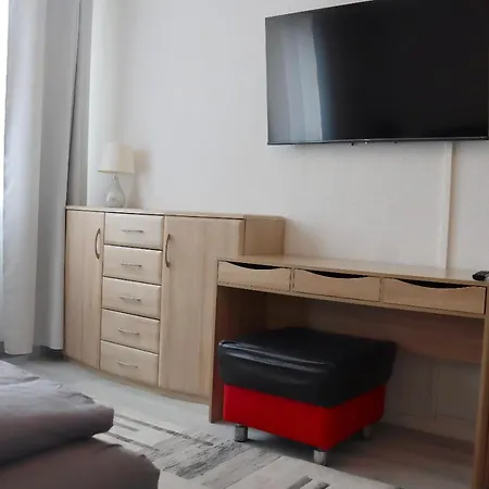 Apartamento Familienfreundliche Geraeumige Design-wohnung Mit Balkon Im Zentrum - Apolonialiving Karlsruhe