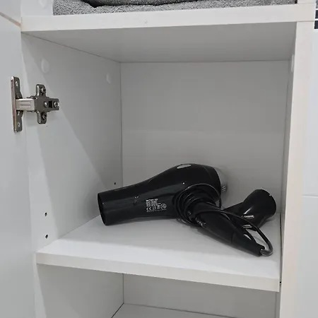 Familienfreundliche Geraeumige Design-wohnung Mit Balkon Im Zentrum - Apolonialiving