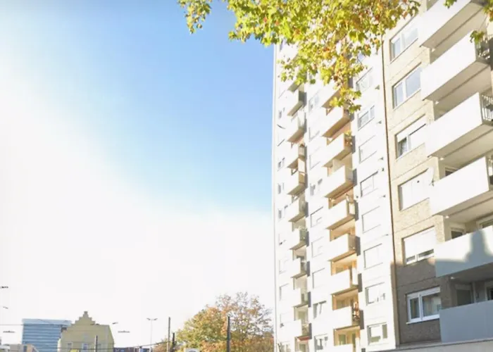 Familienfreundliche Geraeumige Design-wohnung Mit Balkon Im Zentrum - Apolonialiving * Καρλσρούη