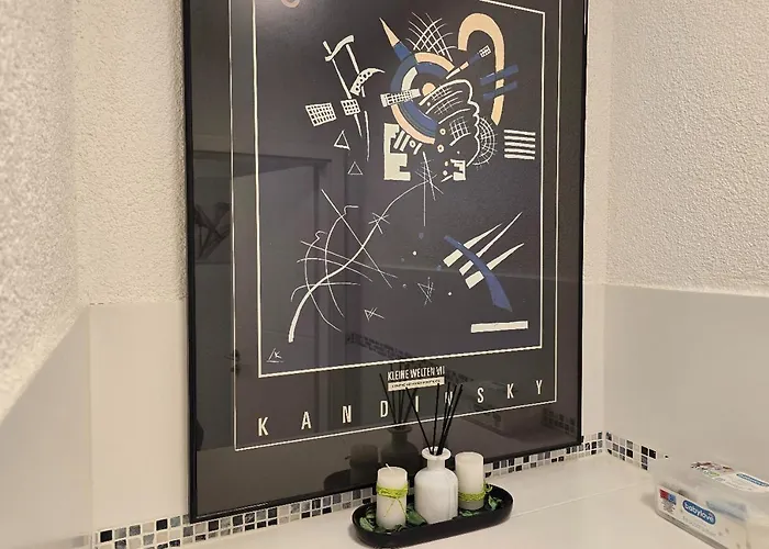 Familienfreundliche Geraeumige Design-wohnung Mit Balkon Im Zentrum - Apolonialiving *