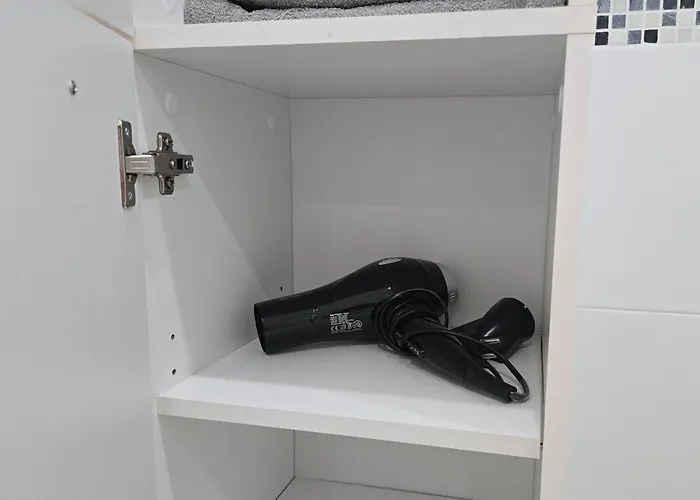 Familienfreundliche Geraeumige Design-wohnung Mit Balkon Im Zentrum - Apolonialiving