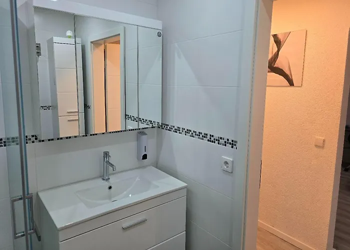 Familienfreundliche Geraeumige Design-wohnung Mit Balkon Im Zentrum - Apolonialiving Διαμέρισμα Καρλσρούη